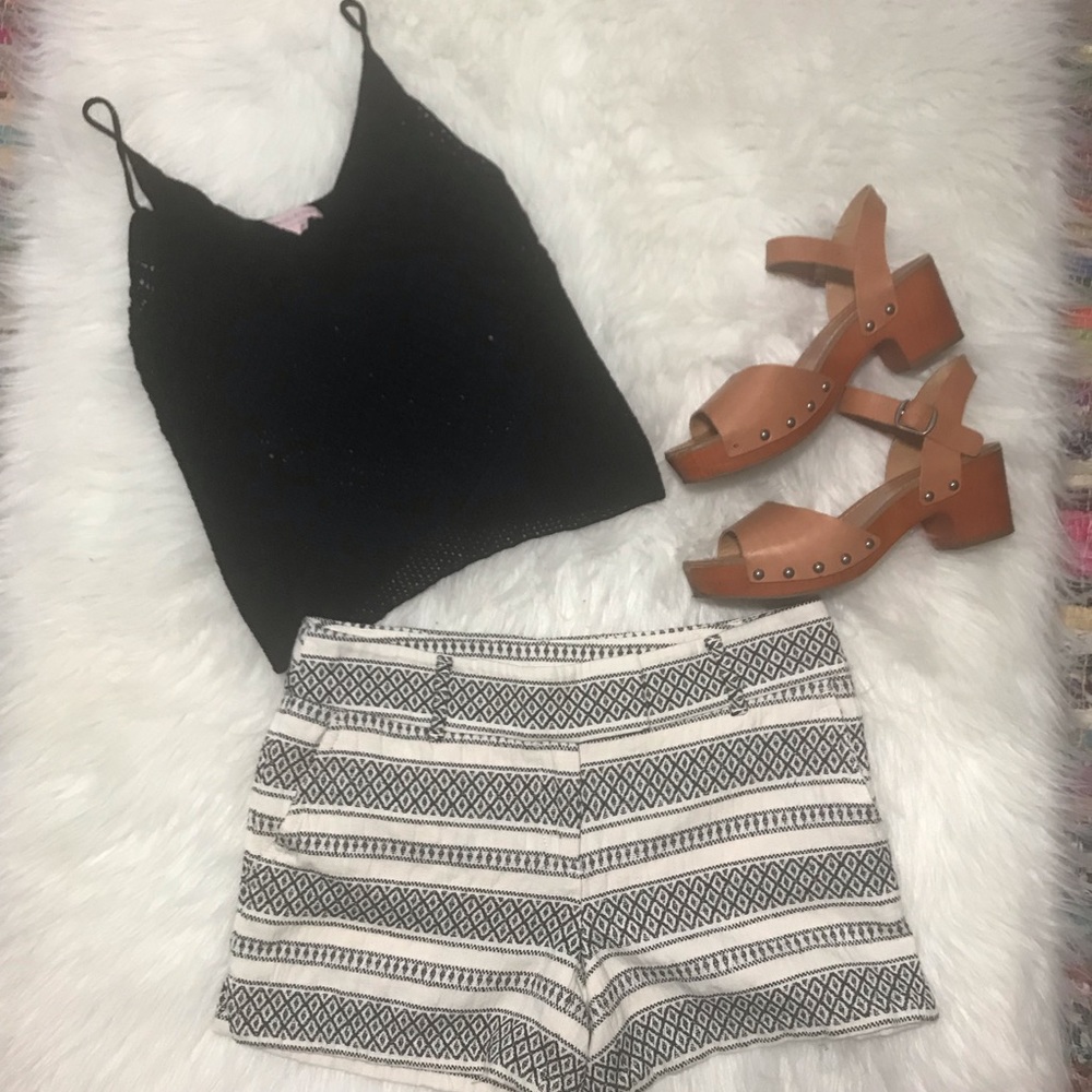 Ann Taylor Loft The Riviera Short B/W Stripe